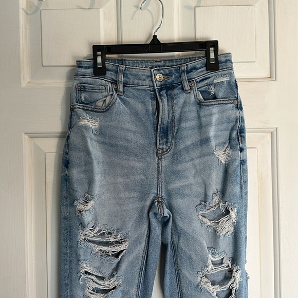 American Eagle Mom Jean with holes size 0 regular - Picture 3 of 6